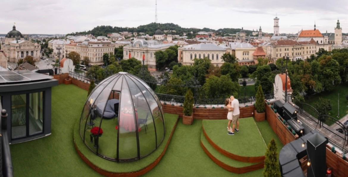 Дах Opera Passage з панорамою Львова